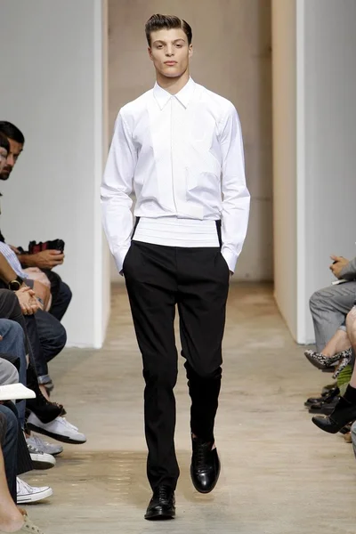Look 2